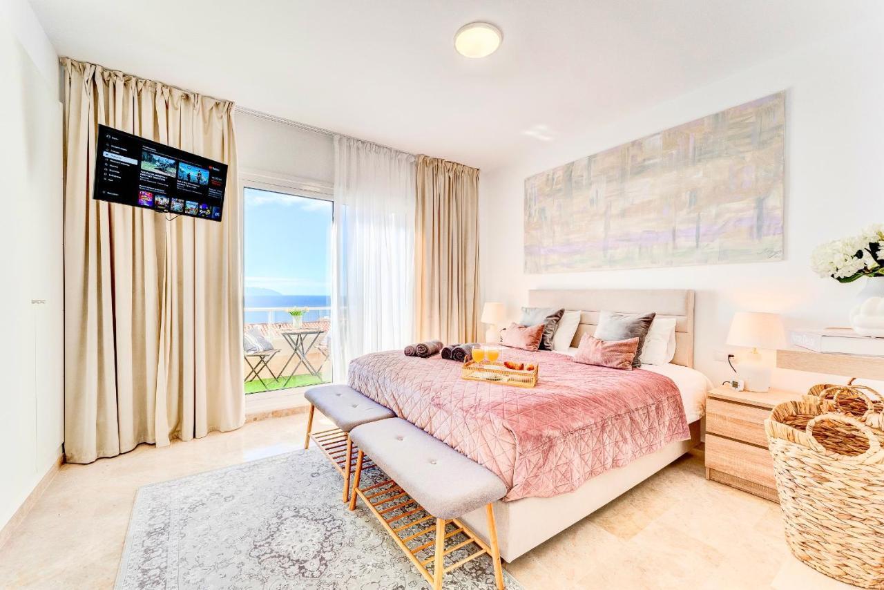 Black Beach Luxury Vacation House Пуэрто-де-Сантьяго Экстерьер фото